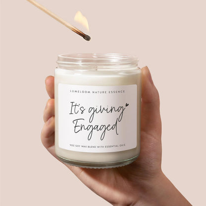 LUMELOOM Verlobungsgeschenk für Paare, Brautgeschenk, 9oz Lavendelduft Sojawachs-Kerze, Beste Verlobungskerze für Frauen, Braut, Verlobte, Junggesellinnenparty, Verlobungsparty-Dekoration