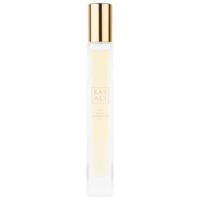 KAYALI Yum Boujee Marshmallow 81 Eau de Parfum Reisespray, 10 ml & Bonus Rosen-Augenpads