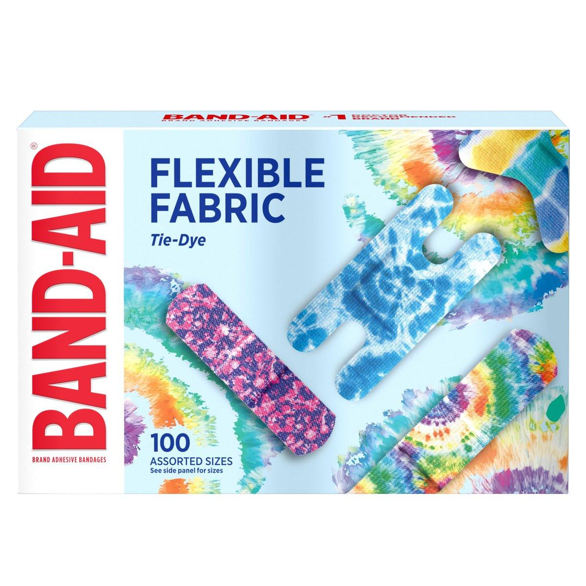 BAND-AID Flexible Fabric Pflaster, Steriler Wundschutz für kleine Schnitte, Schrammen & Verbrennungen, Erste-Hilfe-Set-Essential, lustige Tie-Dye-Designs, verschiedene Größen, 100 Stück