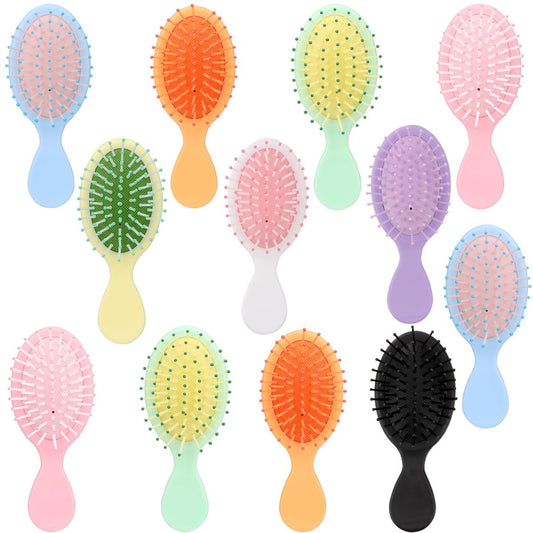 12er-Pack Mini Haarbürsten Bulk – Weiche Bürste für Reisen, Entwirren, nasses Haar – Taschenbürste mit weichen Borsten – Kleine Paddle-Bürste für Damen und Herren – 8 Farben