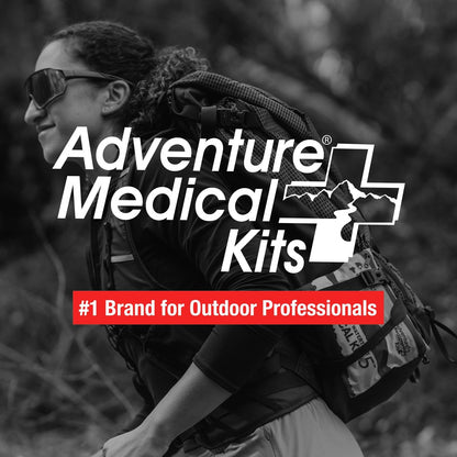 Adventure Medical Kit Ultralight/Watertight Notfallset .5 – Für bis zu 2 Personen, bis zu 2 Tage – Inklusive Verbände, Blasenpflaster & mehr – Perfekt zum Wandern, Radfahren & Klettern