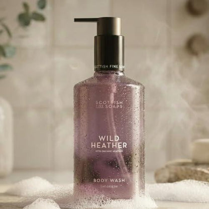 Scottish Fine Soaps Wild Heather Duschgel mit Bio-Heideextrakt, Blumiger Honigduft, Recycelbare Flasche, 300 ml