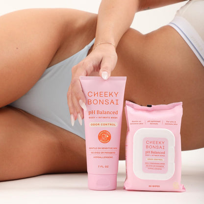 Cheeky Bonsai pH-ausgeglichene Feuchttücher für die Intimhygiene – Beseitigen Gerüche – Sanft zu empfindlicher Haut – Ohne Farbstoffe oder Parabene – Hypoallergen – Gynäkologisch getestet – 30 Tücher