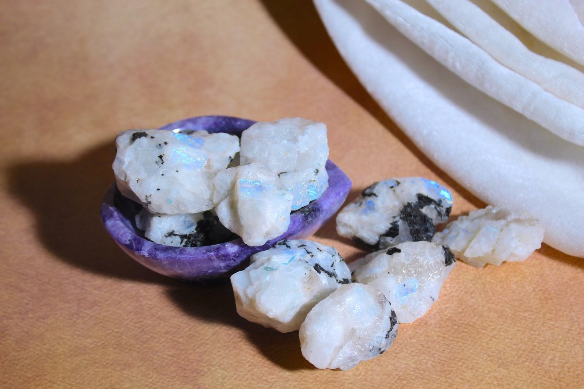 Große 1,25-2,0" Natürliche Regenbogen-Mondstein Rohkristalle für Meditation, Chakra, Reiki, Kristallgitter, Energiearbeit, Drahtwickeln & Spirituelle Wohnkultur