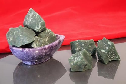 Große 1,25-2,0" Natürliche Grüne Jade Rohkristalle Steine für Meditation, Chakra, Reiki, Kristallgitter, Energiearbeit, Drahtwickeln und Spirituelle Wohnkultur