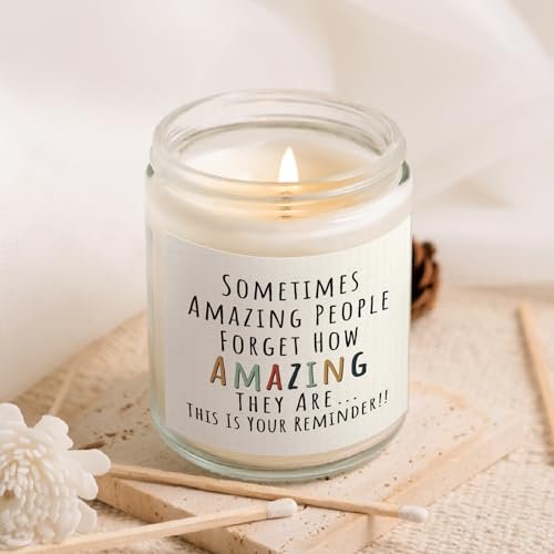 Craftique Geschenke für Frauen, Geburtstagsgeschenke für Frauen – Du bist großartig Kerze – Freundschaft/Dankeschön/Inspirationsgeschenk für Frau, Freundin, Lehrerin, Mama, Freundin, Schwester, beste Freundin – Lavendel