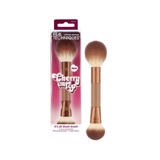 Real Techniques Cherry On Top It’s All Blush Pinsel – Doppelendiger & Multifunktions-Make-up-Pinsel für Puder-, Flüssig- & Creme-Rouge, Synthetische Borsten, Vegan & Tierversuchsfrei, 1 Stück
