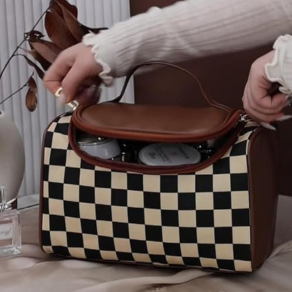 FEEZUSH Make-up Tasche – Reisefreundliche Kosmetiktasche im Karomuster (Braun)
