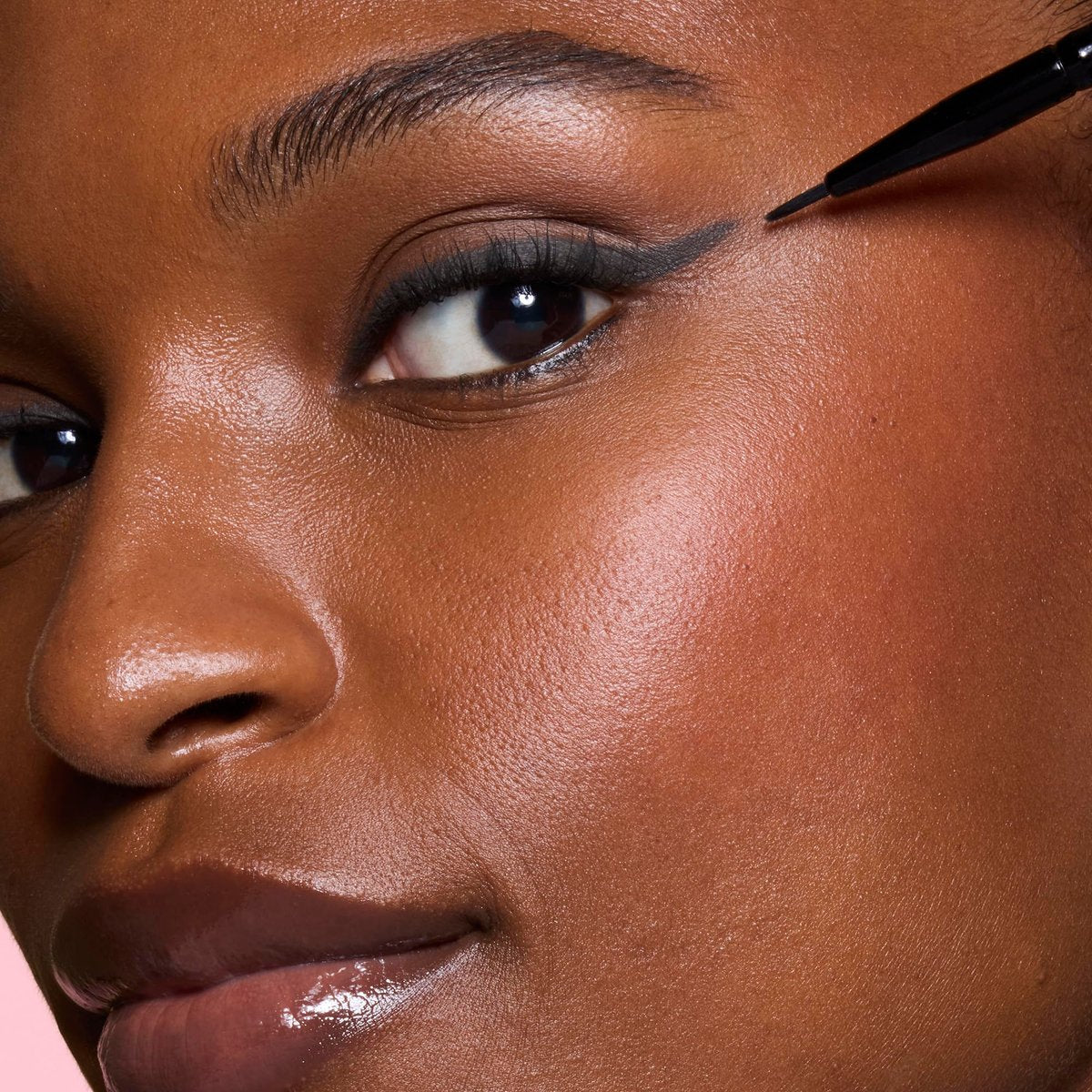 e.l.f. Ultra-Fine Eyeliner Pinsel – Präzisionsspitze für saubere, klare Augen-Make-up-Looks – Vegan & Tierversuchsfrei