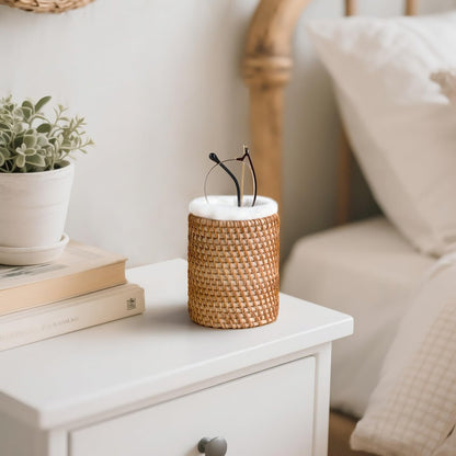 Mkono Brillenhalter aus Rattan mit Plüschauskleidung – Schützende Brillenablage für Nachttisch, Schreibtisch, Küche – Hält mehrere Brillen – Braun, Klein