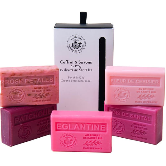 La Maison du Savon de Marseille - Französische Seifen - 5 x 125g Riegel - Bio Sheabutter Hautpflege Geschenkset - Blush Kollektion - Rosenblätter - Kirschblüte - Patchouli - Eglantine - Sandelholz