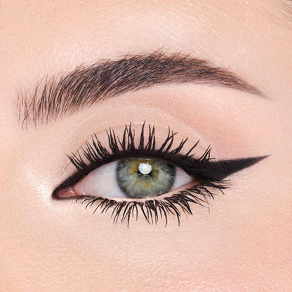Charlotte Tilbury Exagger-Eyes Eyeliner Duo – Dual-Ended, wasserfest & langanhaltend – Metallic Champagne & Matt Schwarz