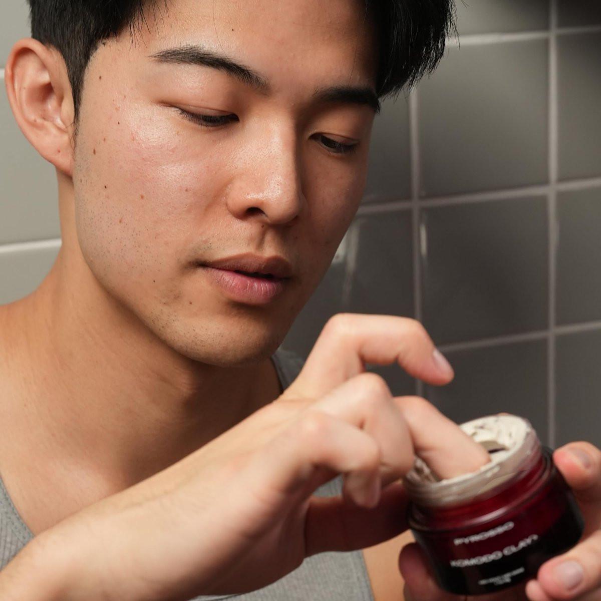 Pyrosso Komodo Clay – Starker Halt & Mattes Finish für Herren | Lang anhaltende Textur & Volumen | Wasserbasiert | Rückstandsfrei | 48 g