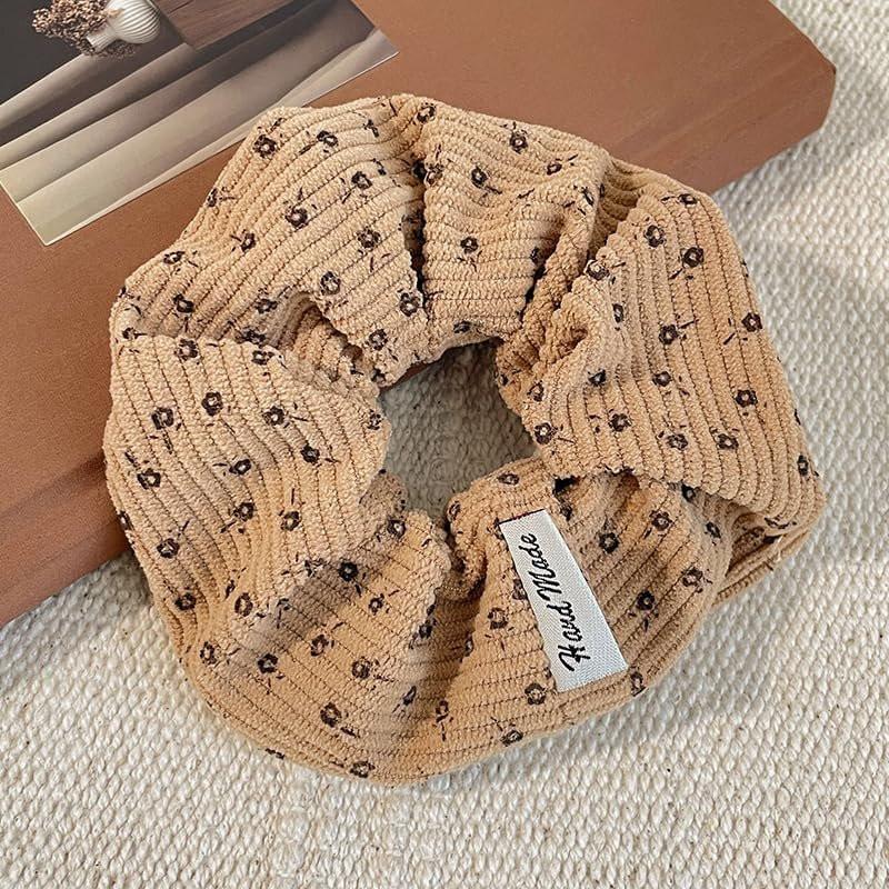 TUCEWP Scrunchies für Frauen und Mädchen – 4er-Pack Blumenmuster Cord-Scrunchies für dickes Haar, weiche Haarbänder, schwarz, blau, beige, braun, elastische Haargummis, Haar-Accessoires