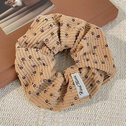TUCEWP Scrunchies für Frauen und Mädchen – 4er-Pack Blumenmuster Cord-Scrunchies für dickes Haar, weiche Haarbänder, schwarz, blau, beige, braun, elastische Haargummis, Haar-Accessoires