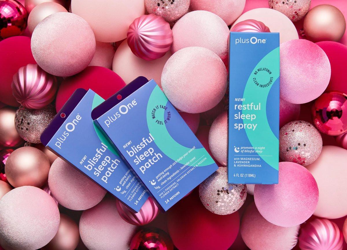 Plus One Blissful Sleep Spray – Magnesium, Lavendel & Ashwagandha für Entspannung, Ruhe & erholsamen Schlaf – Hormonfrei, Duftneutral, Wechseljahre-freundliches Aromatherapie-Mist