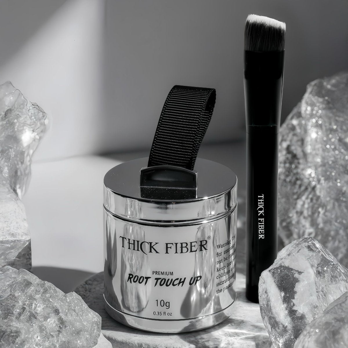 THICK FIBER Ansatzpuder mit Bürste – Graue Ansätze, dünner werdendes Haar & Geheimratsecken abdecken – Schweiß- & wasserbeständig für Männer & Frauen (Auburn, 0,35 Unzen (1er Pack))