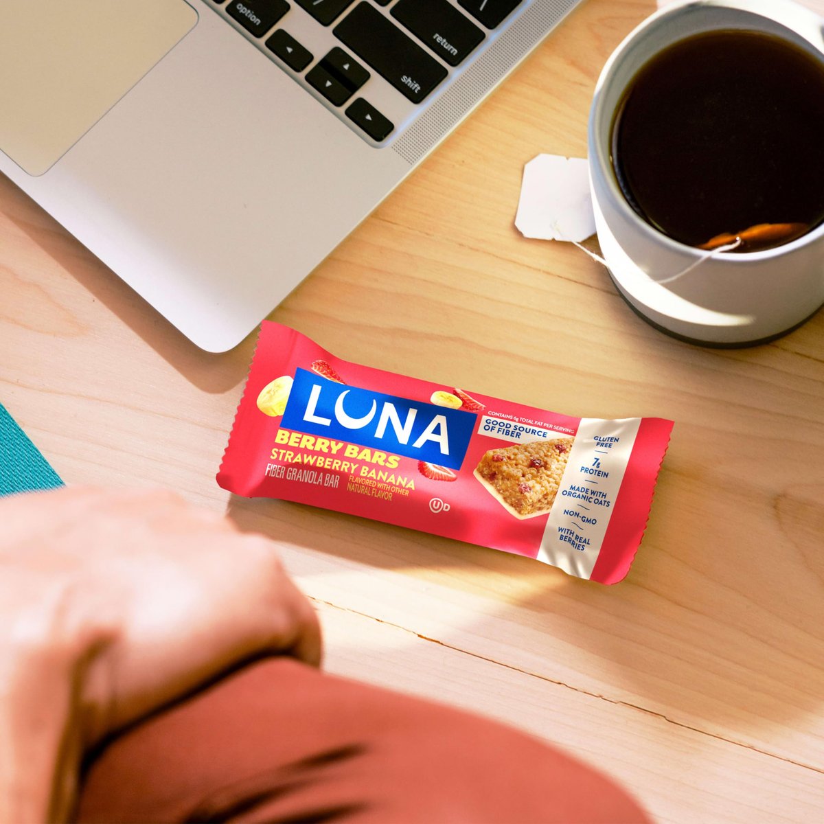 LUNA Berry Bars – Erdbeer-Bananen-Geschmack – Ballaststoffreiche Müsliriegel – Nicht-GVO – Glutenfreie Proteinriegel – Mit Bio-Hafer (6er-Pack)