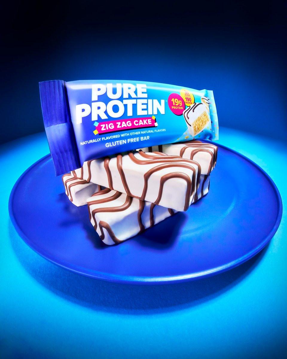 Pure Protein Zig Zag Cake Proteinriegel – 19g Protein, 3g Zucker, 190 Kalorien (4er Pack) – Zuckerarmer* High-Protein Snack, Glutenfrei – Perfekt für einen gesunden Snack