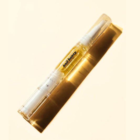 Twinkled T Nail Honey Nagelhautöl-Stift – Organisches Nagelwachstumsöl für trockene Nagelhaut, brüchige Nägel & Nagelfalz – Stärkende Nagelpflege mit Jojoba-, Mandel- & Arganöl (2 ml Stift)