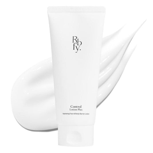 Rbfy. Control Lotion Plus – Leichte Gesichtsfeuchtigkeitscreme für Hydratation, Beruhigung & Barriereschutz mit mehrschichtiger Hyaluronsäure. Für Gesicht & Körper. Koreanische Hautpflege für die ganze Familie (150 ml)