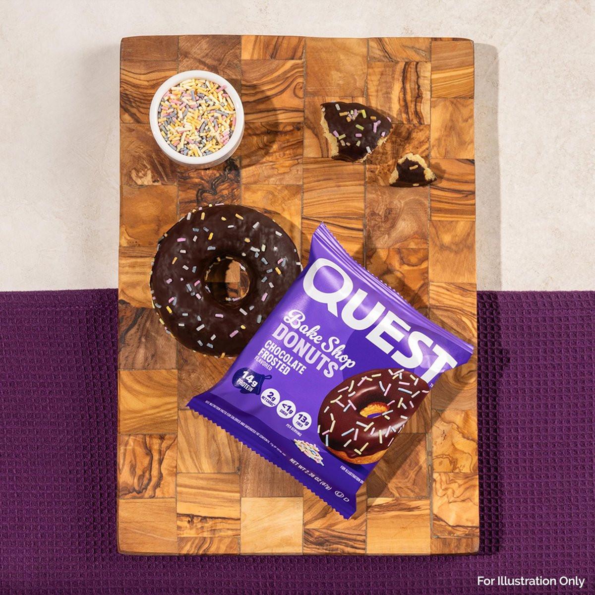 Quest Nutrition Bake Shop, Schokoladen-Glasierte Donuts, 14g Protein, Weniger als 1g Zucker, Protein Snack, Zuckerarm, 4er Pack