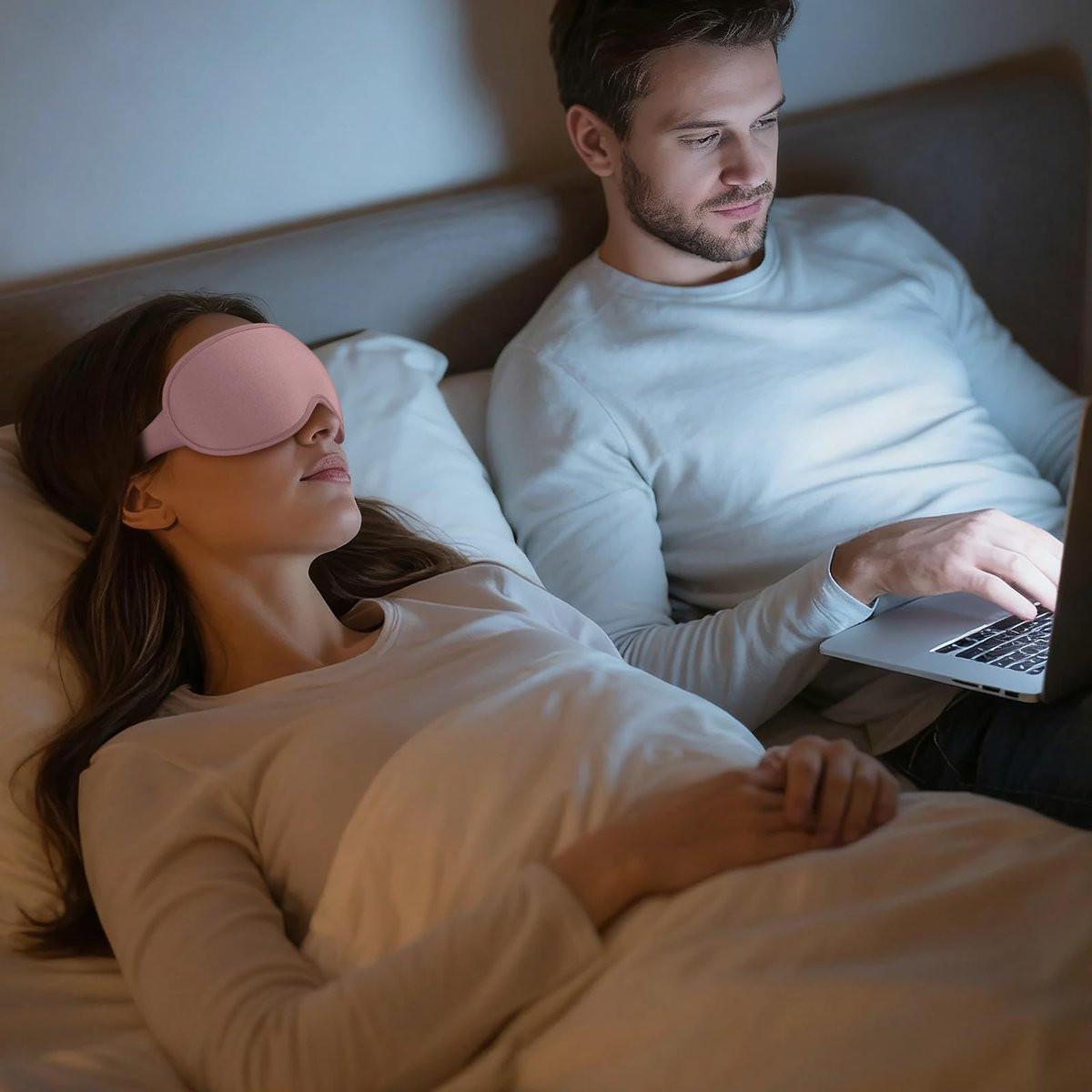 Vynix Schlafmaske für Damen und Herren – 100% lichtdichte Augenmaske für erholsamen Schlaf – 3D weiche Schlafmaske für Seitenschläfer – Null Druck auf Wimpernverlängerungen – Flugreise Essentials, Pink