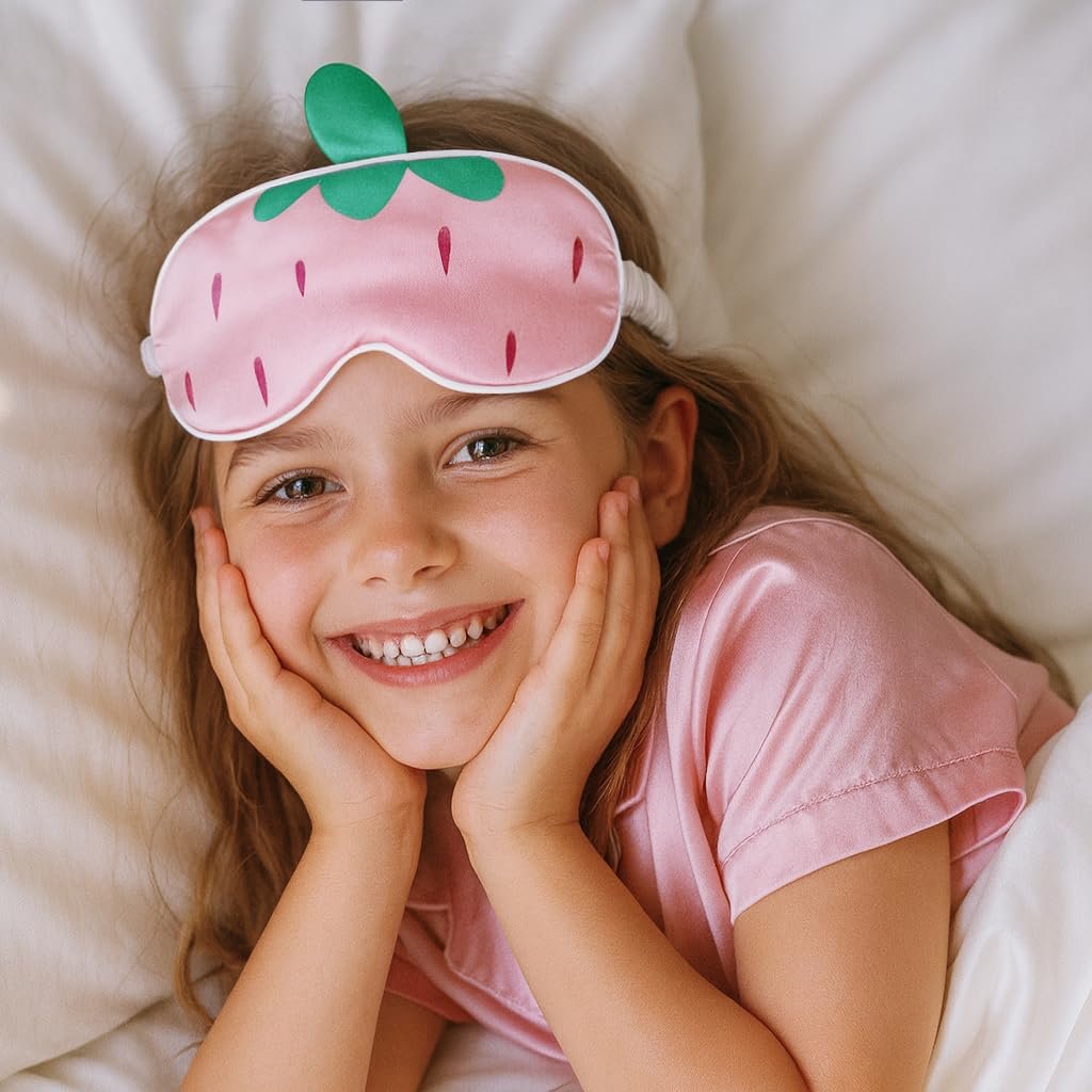 Orose Kinder Schlafmaske aus Maulbeerseide – Beidseitig bedruckt, Verstellbar, Original Design für Jungen & Mädchen – Cartoon Motiv (Erdbeere)