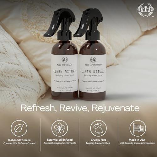 Muse Apothecary Linen Ritual - Aromatischer, beruhigender und entspannender Leinenspray, Wäsche- und Stoffspray - Mit ätherischen Ölen der Aromatherapie - 118 ml, Cara Orange + Feige + Brombeer-Vanille