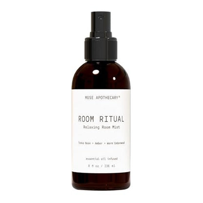 Muse Apothecary Room Ritual - Aromatischer und entspannender Raumnebel mit natürlichen ätherischen Ölen - 240 ml, Tonkabohne + Amber + Warmes Zedernholz
