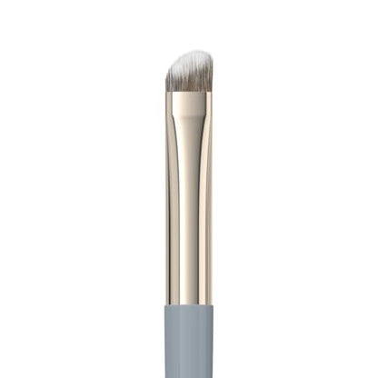 Ravie Beauty Soft Definition Eyeliner Pinsel – Abgewinkelt, ultraweicher Präzisionspinsel zum Verblenden, Smudgen und für natürliche Augen-Konturen