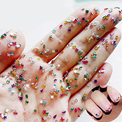 AWDSLUY 3000-teilige bunte Strasssteine Nagelkunst-Anhänger – 3D Mini Herz, Stern, Blume Nagelgems, mehrfarbige Kristall-Flachrückseite Strass, Kawaii Nagelhandwerk Acryl Nageldiamanten für Damen Nagel