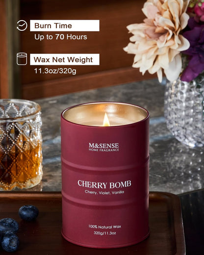 M&SENSE Cherry Bomb Duftkerze – Süße Kirschblüte, Sojawachs, 320 g, 70 Stunden Brenndauer