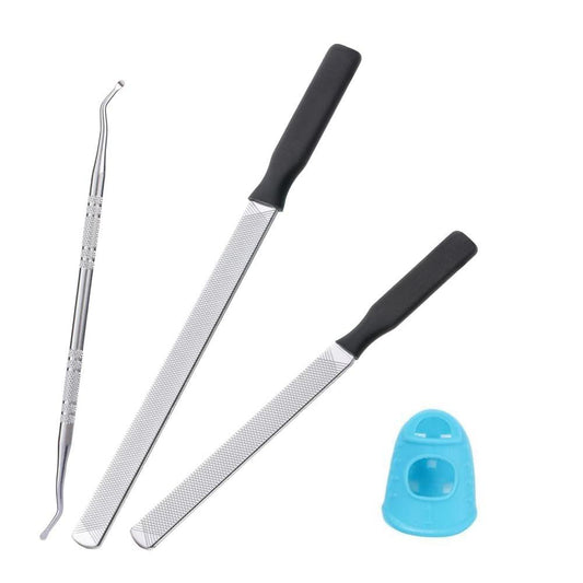 IDOU 4-in-1 Zehennagel-Pflegeset: Nagelfeilen für dicke Nägel mit eingewachsenem Zehennagel-Lifter & Silikon-Daumenschutz | Rutschfester Griff, 2 Metall-Nagelfeilen für Männer/Senioren/Silber-Lifter