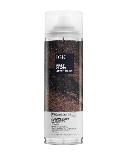 IGK First Class After Dark Charcoal Detox Trockenshampoo für dunkles & brünettes Haar | Brauner Farbton, kein weißer Rückstand, verleiht Volumen + Textur | Ölabsorbierende & geruchsneutralisierende Formel | 6,5 oz