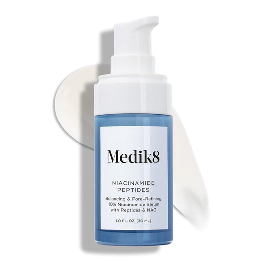 Medik8 Niacinamide Peptides Serum – Gesichtsserum für klare Haut, verfeinerte Textur und reduzierte Poren – Feuchtigkeitsspendend mit regulierter Talgproduktion – 30 ml