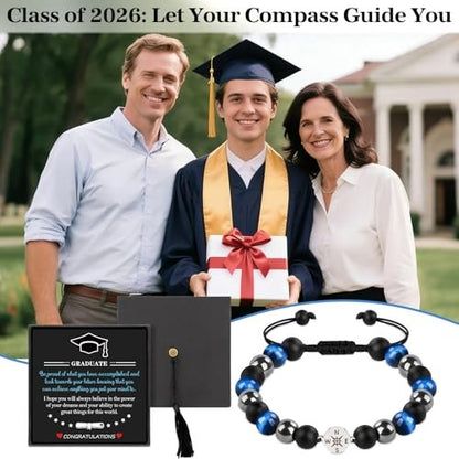 2026 Abschlussgeschenk mit Kappe-Box – Klass of 2026 Dekoration – Verstellbares Natursteinarmband für High School College Absolventen – Inspirierendes Geschenk für Jungen, Söhne, Freunde, Mitschüler