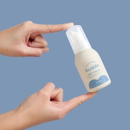 Buddle Clean Cheeks Baby Mizellen-Reinigungsschaum ohne Abspülen mit Kamille, Hamamelis, Arnika, Hautbarriere unterstützend, 100 ml